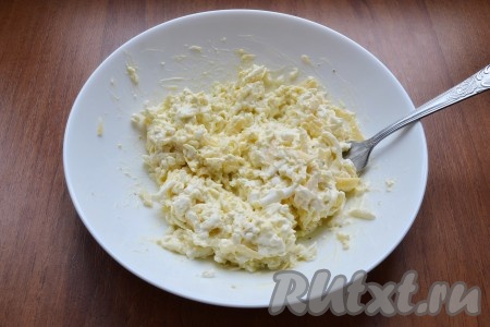 Тщательно массу перемешать.