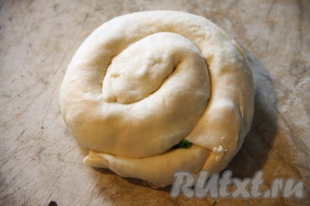 Рулет скрутить улиточкой.