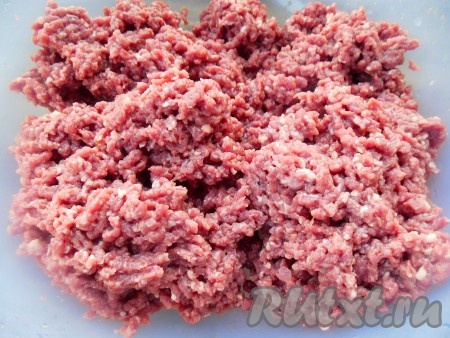 Пропустите сердца два раза через мясорубку.

