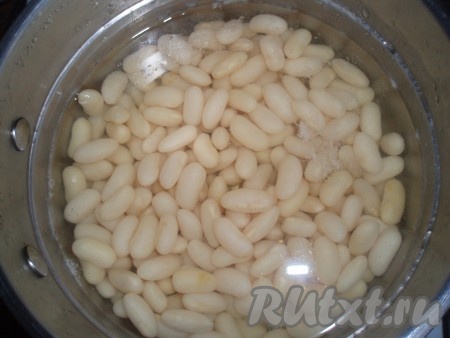 Спустя это время процедуру нужно повторить, то есть снова довести содержимое кастрюли до кипения и проварить 3-5 минут.
