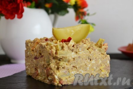 Салат из консервированных кабачков