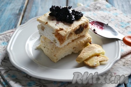 Такая выпечка понравится не только тем кто следит за своим питанием и фигурой, но и любителям творога, особенно если дополнить пудинг любимым вареньем.
