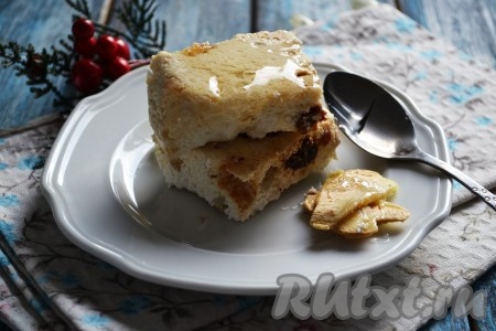 Прекрасно сочетается творожный пудинг и с медом.
