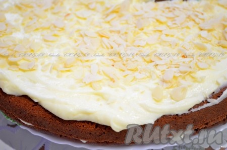 Украшаем по желанию. Я посыпала арахисовыми лепестками.&nbsp;
