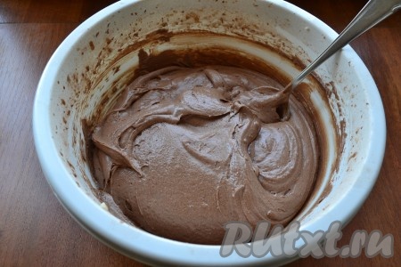 Тесто получится по консистенции, как густая сметана.