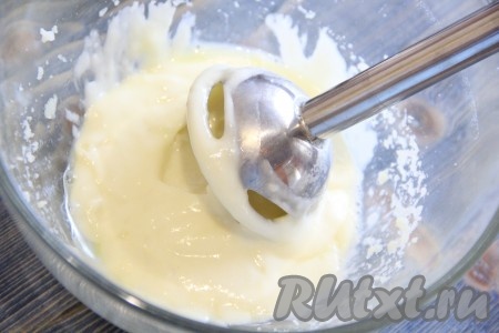 Ещё раз взбить массу блендером до однородности.
