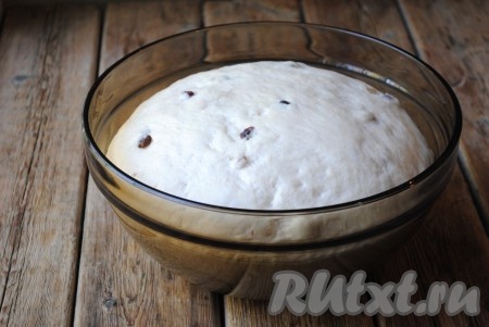 Готовое тесто увеличится в объёме, примерно, вдвое.
