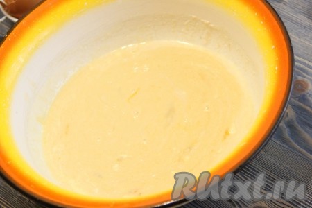  Слегка перемешать массу.