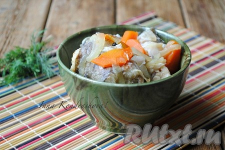 Рыба в банке, приготовленная в духовке, получается сочной, мягкой и очень вкусной.
