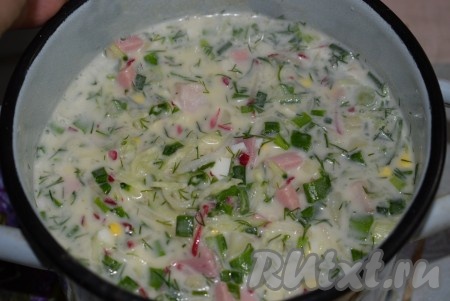 Хорошо перемешать, можно для вкуса добавить 1/2 чайной ложки сахара.
