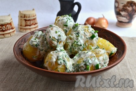 Молодой картофель в сметане