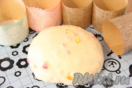 Тесто еще раз хорошо обмять.
