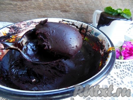 А вот так будет выглядеть глазурь через пару часов нахождения в холодильнике.
