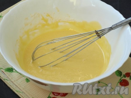 Тесто получится довольно жидкое.
