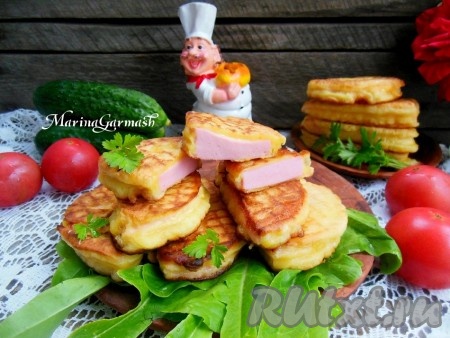 Колбаса в кляре на сковороде