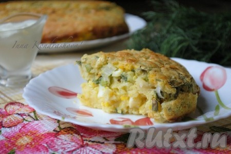 Быстрый заливной пирог с зелёным луком и яйцом