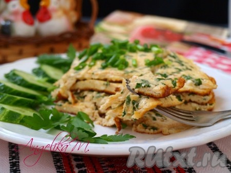 Омлет с творогом на сковороде