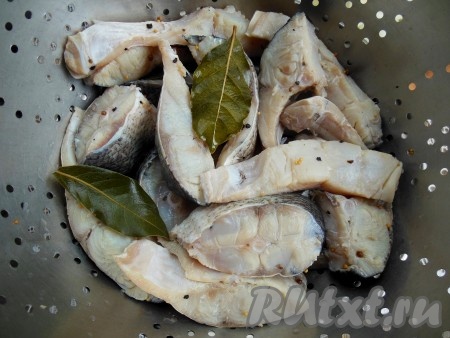 Затем слейте маринад.
