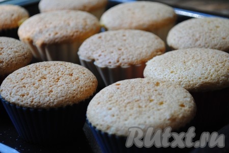 Выпекать в разогретой до 180 градусов духовке 25-30 минут. 