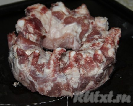 Затем выложить ребрышки на противень и запечь в духовке 1 - 1,5 часа.