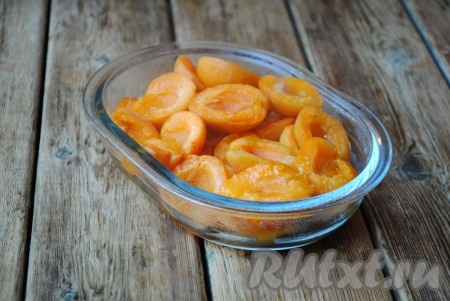 За это время абрикосы должны стать мягкими. Затем мягкие абрикосы протереть через сито.&nbsp;
