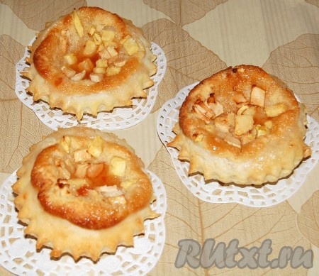 Вкуснейшие пирожные с миндальной начинкой готовы, они украсят ваш стол и принесут вам и вашим гостям огромную радость.
