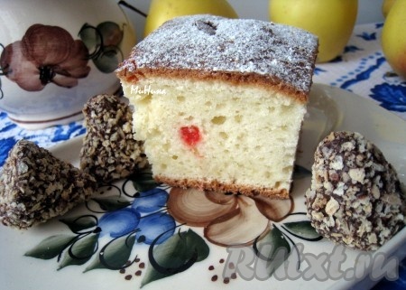 Пирог из творожного теста с яблоками