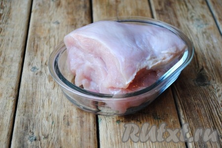 Филе индейки вымыть и обсушить.
