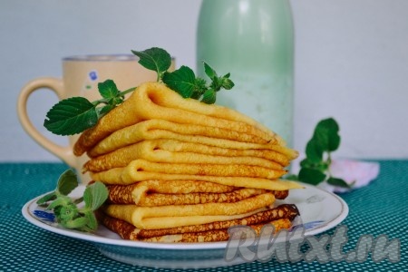 Нежные, ароматные и очень вкусные блинчики подать на стол.
