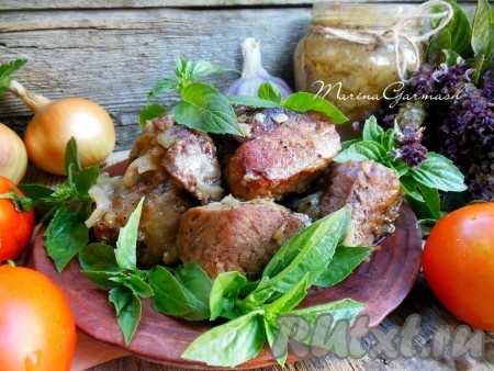 Свинина, запеченная кусочками в духовке