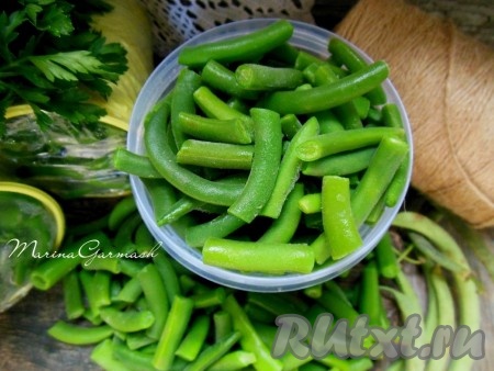 Вот так просто можно заморозить стручковую фасоль на зиму. Такая фасоль хранится в морозилке около полугода, не забудьте подписать ваши заготовочки.