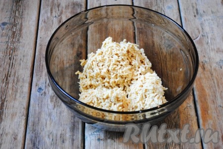 Если Вы будете пропускать нут через мясорубку, то лучше использовать мелкую решетку.&nbsp;
