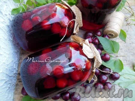 Рецепт компота из слив с косточками на зиму
