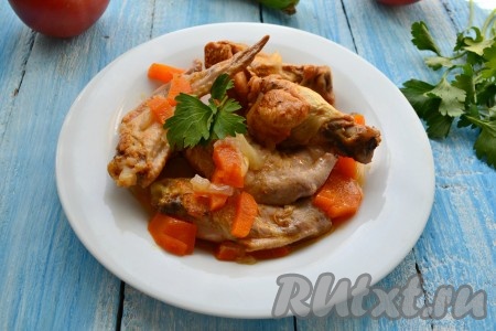 Тушеные куриные крылышки