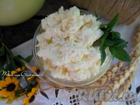 Из 2 литров козьего молока по этому рецепту у меня получилось около 350 грамм очень полезного домашнего творога.