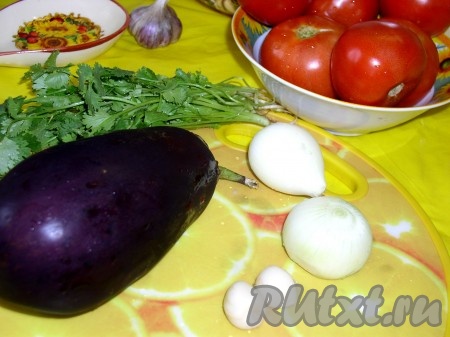 Ингредиенты для приготовления помидоров, фаршированных баклажанами и запечённых в духовке