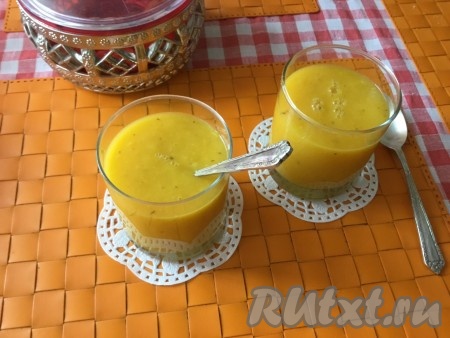 Смузи из манго, бананов и апельсинов