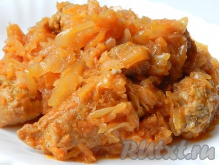 Свинина, тушёная со свежей капустой
