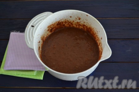 Перебить печень блендером в однородную массу (или прокрутить через мясорубку).
