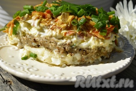 Вкусный, сытный и необычный слоеный салат с говяжьей печенью порадует вас и ваших близких новым вкусом!