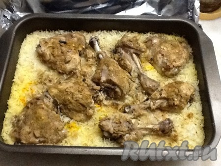 Через 15 минут достаём ароматную курицу Барьяни из духовки и угощаем близких. 