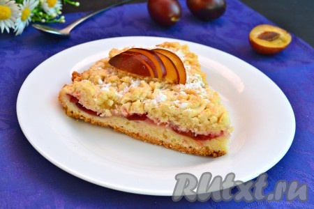 Тертый пирог со сливами