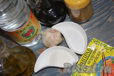 Подготовить продукты для маринада.
