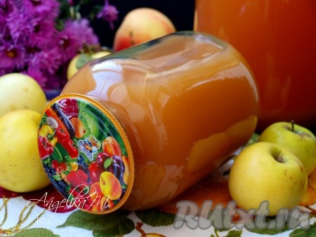 Яблочный сок, приготовленный с помощью соковыжималки,&nbsp; можно хранить при комнатной температуре. Отличная заготовка на зиму, попробуйте!
