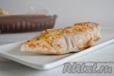 Такое мясо можно подать к столу с любимым гарниром. А можно использовать для приготовления салатов или бутербродов.
