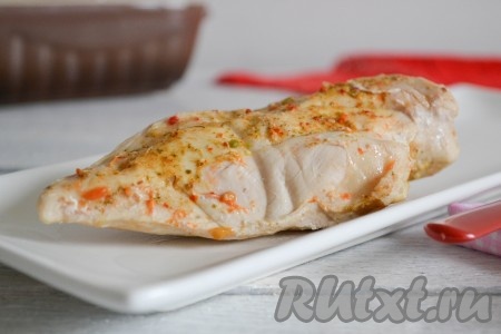 Куриное филе, запеченное в рукаве