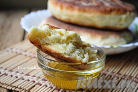 Очень вкусно с мёдом или вареньем. Попробуйте!
