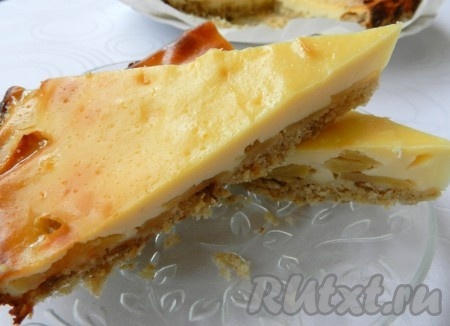 Пирог из овсяных хлопьев с яблоками и творогом