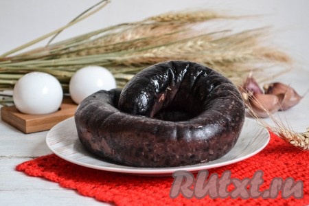 Неимоверно вкусная, сочная и нежная кровяная колбаса с гречкой получается в домашних условиях.
