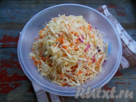 Тщательно перемешайте, овощи слегка осядут.